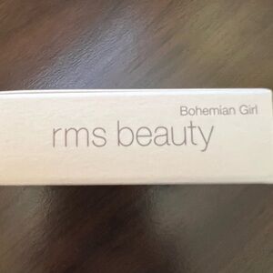 RMS Beauty Powder Blush in Bohemian Girl with Brush.